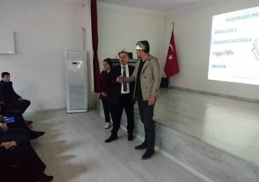 ÖĞRENCİLERE MOTİVASYON, HEDEF BELİRLEME VE FARKINDALIK SEMİNERİ