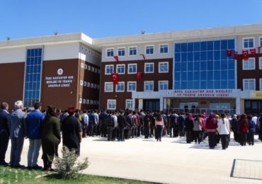 23 NİSAN ULUSAL EGEMENLİK VE ÇOCUK BAYRAMI KUTLANDI
