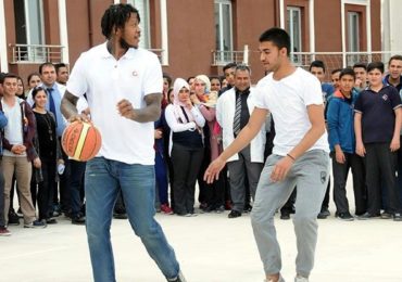 GAZİANTEP BASKETBOL TAKIMI OKULUMUZDA
