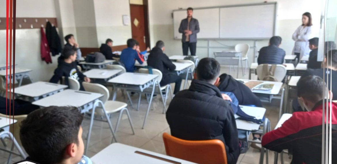 Plastik Teknolojisi Alanı Mezunumuz Osman Berat ATEŞ öğrencilerimizle Söyleşi Programına Katıldı.