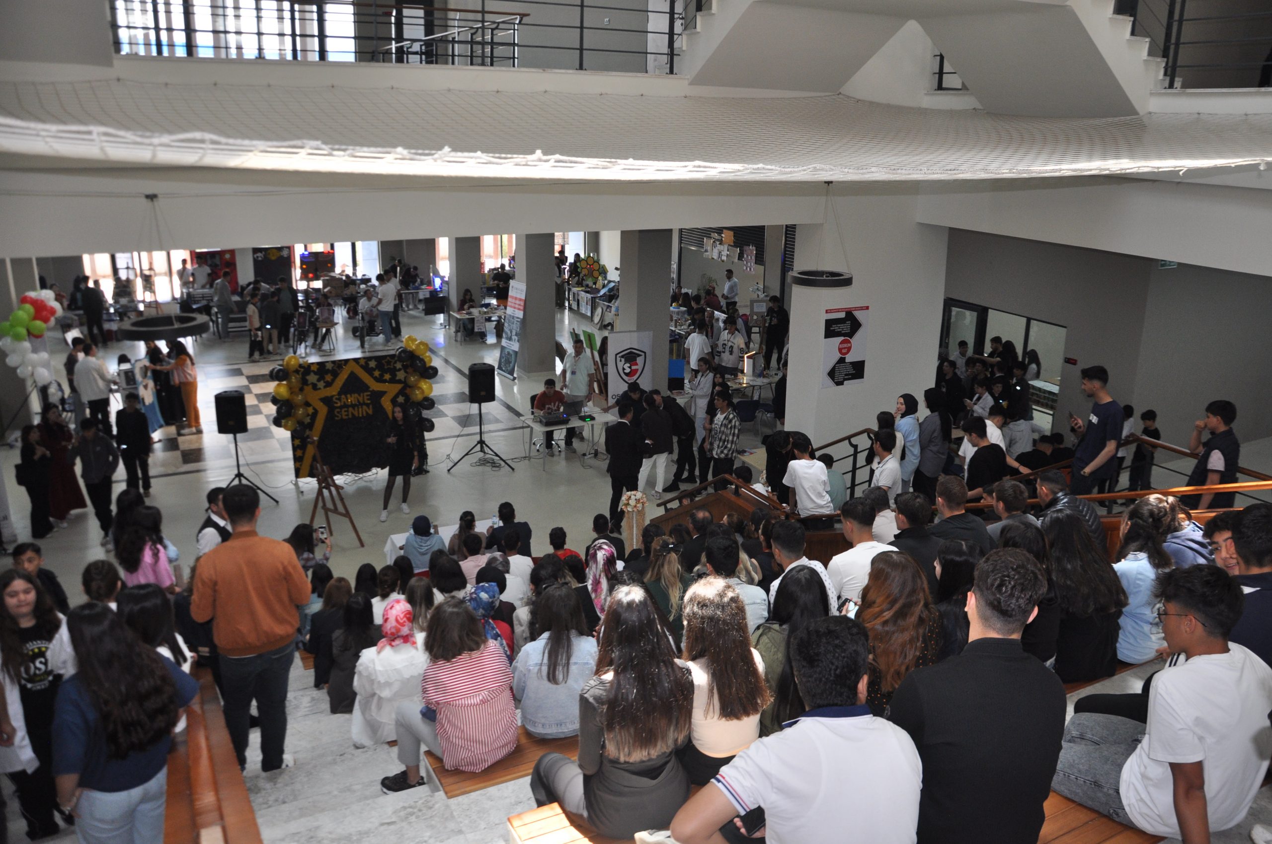 🎓🔬 OSB Koleji Bilim Şenliği’nde Üreten Gençler Sahnedeydi!